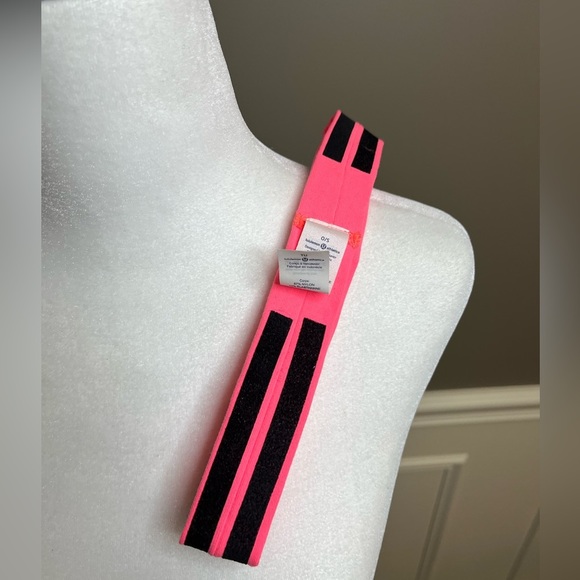 βSOLDβπ Lululemon headband crisp rip tag never worn ππΊπ€© - Picture 6 of 10